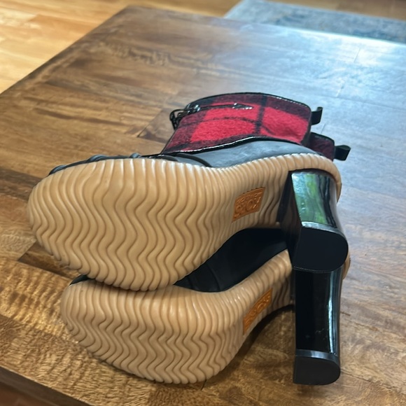 michael kors KORS red Tartan Duck Boot Heels size 6 - Picture 8 of 8